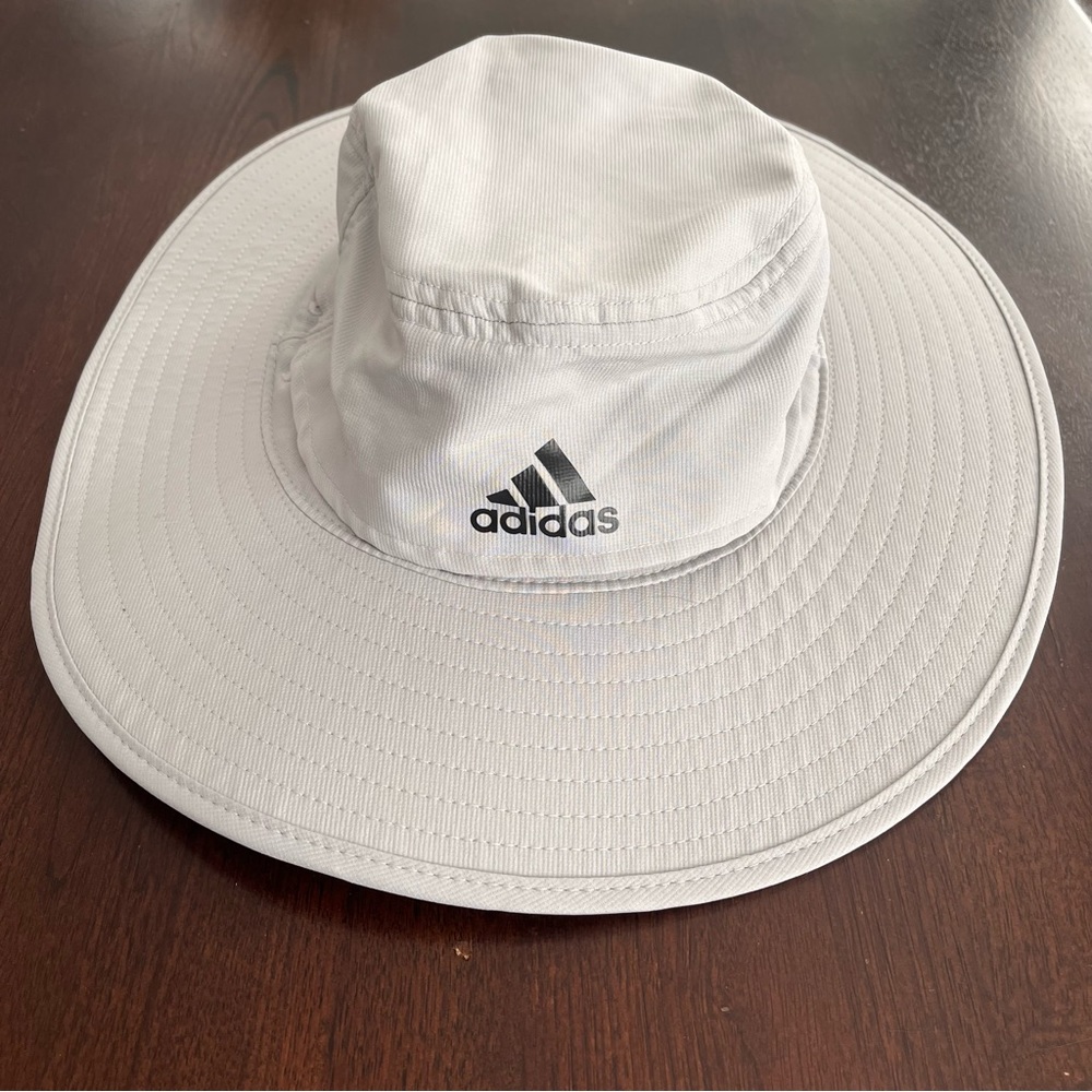 Adidas • Golf hat